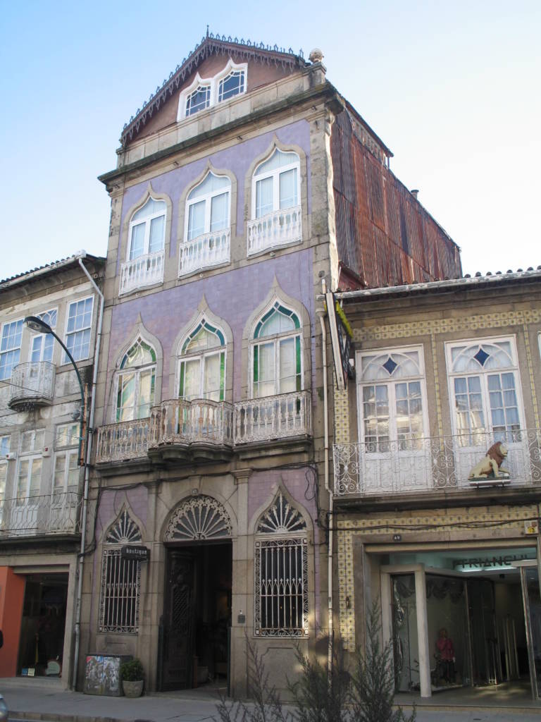 Edifício n.º 47 da Avenida Sacadura Cabral