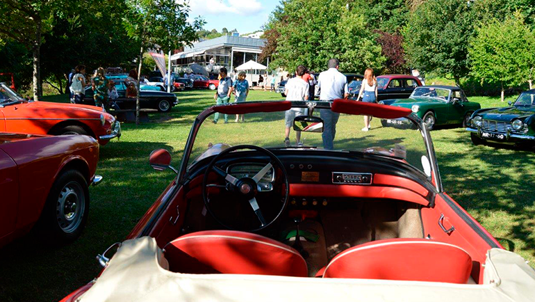 40 carros clássicos embelezaram 1.ª edição do “Penafiel Revival”