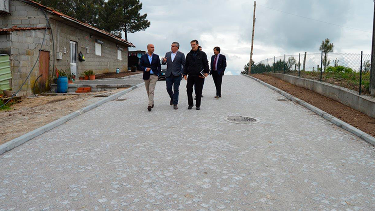 Presidente da Câmara de Penafiel visita obras na freguesia de Croca