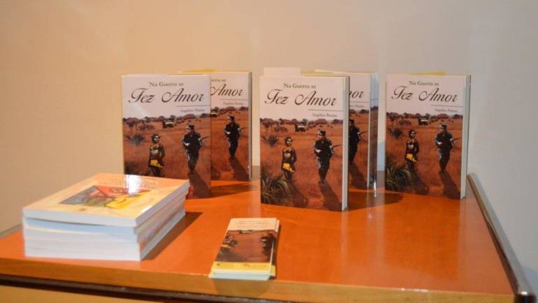 Biblioteca de Penafiel apresentou livro “Na Guerra se fez Amor” de Angelino Pereira