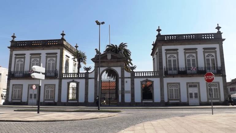 “MÚSICA PARA BEBÉS E PAPÁS”, NA BIBLIOTECA MUNICIPAL