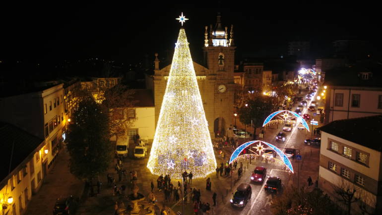 “PENAFIEL CIDADE NATAL” INAUGUROU ILUMINAÇÃO