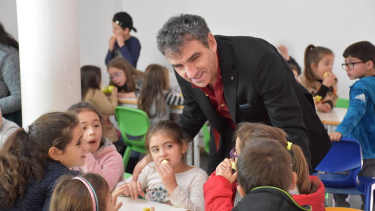 CÂMARA DE PENAFIEL CONTINUA A PROMOVER CONSUMO DE FRUTA NAS ESCOLAS