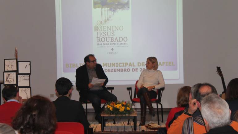 JOÃO PAULO LOPES CLEMENTE APRESENTOU LIVRO NA BIBLIOTECA DE PENAFIEL