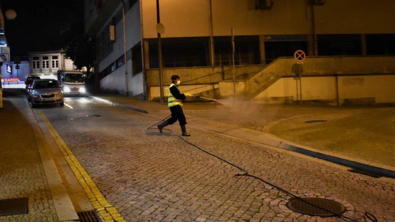 COVID19: CÂMARA DE PENAFIEL CONTINUA A DESINFETAR ESPAÇOS PÚBLICOS