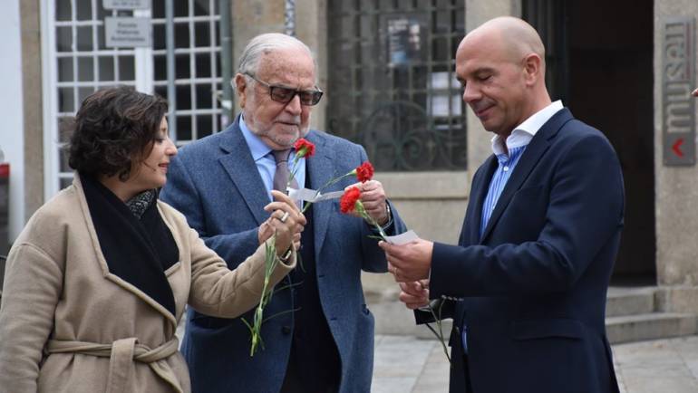 HOMENAGEADOS NO ESCRITARIA ESCREVERAM A PENAFIEL